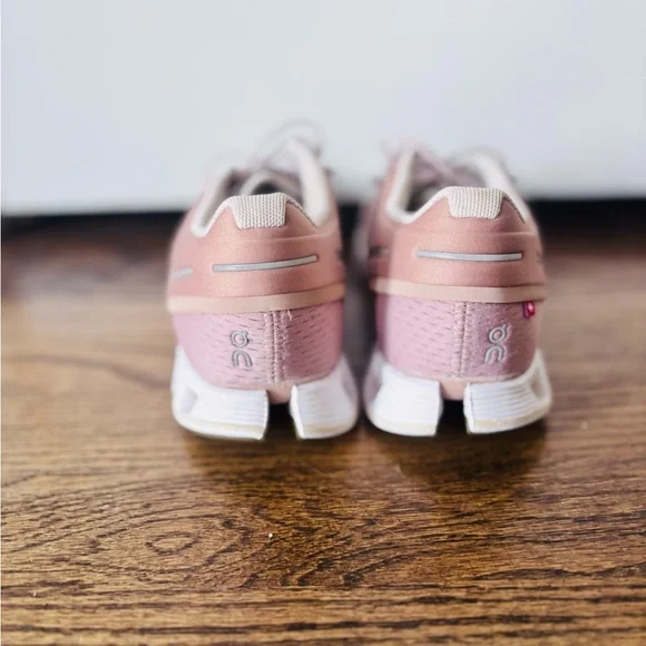 On Running Women's Sneakers - Picture 5 of 10